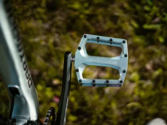 Pedały Dartmoor Thunder łożyska maszynowe CNC Mirror Silver