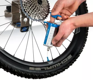 Park Tool TSI-1 aplikator uszczelniacza do opon bezdętkowych - 2